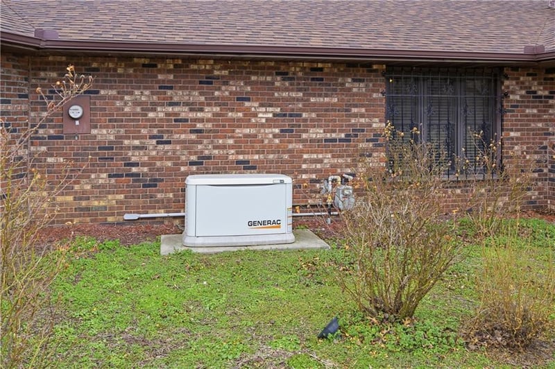 1055 S 200th St, Pittsburg, KS 66762