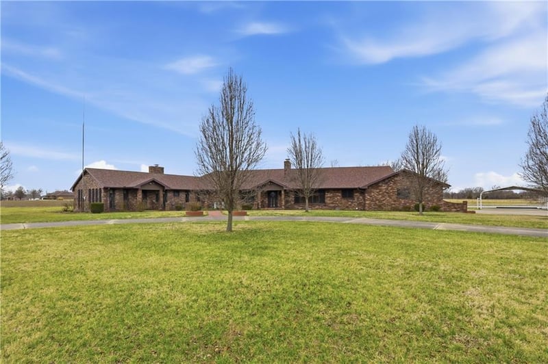 1055 S 200th St, Pittsburg, KS 66762