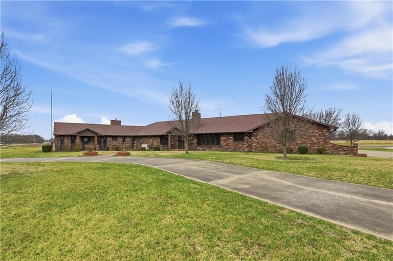 1055 S 200th St, Pittsburg, KS 66762