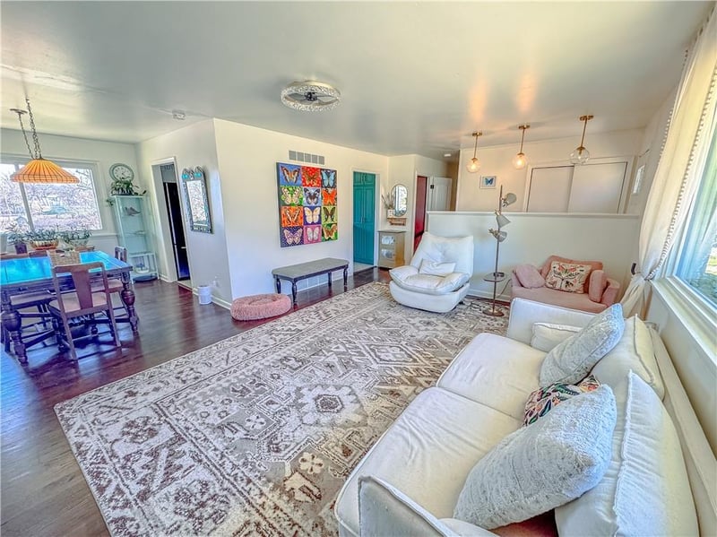 5401 Mersington Ave, Kansas City, MO 64119