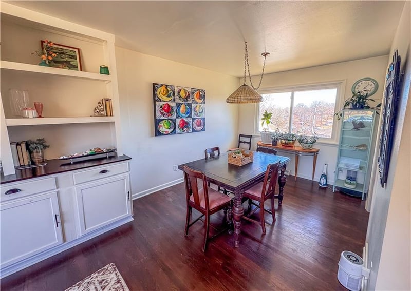 5401 Mersington Ave, Kansas City, MO 64119