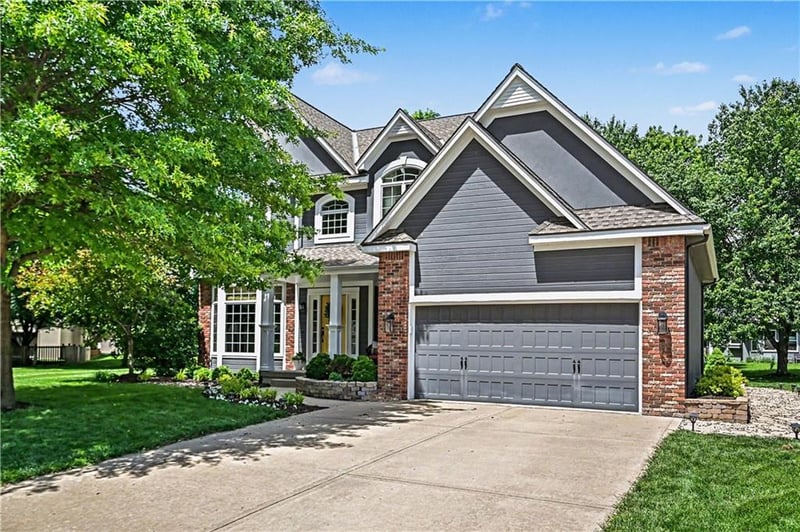 1561 Parkside Dr, Liberty, MO 64068