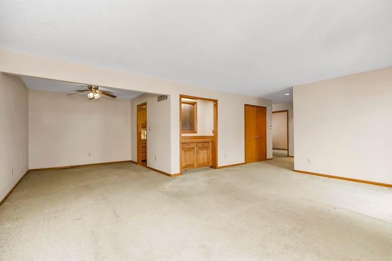 1305 Village Dr #B, Blue Springs, MO 64015