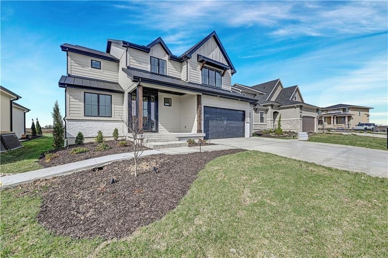 16212 Twilight Ln, Olathe, KS 66062