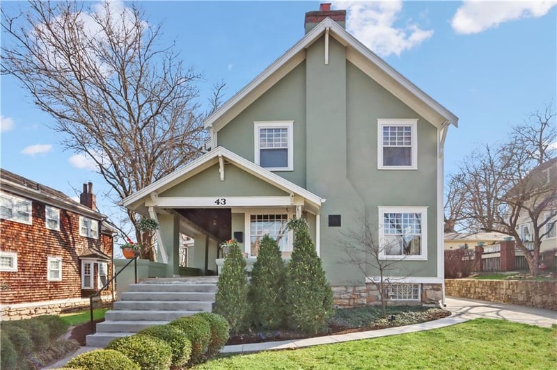 43 E 52nd St, Kansas City, MO 64112
