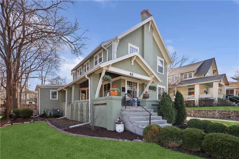 43 E 52nd St, Kansas City, MO 64112