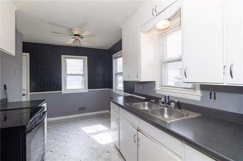 7109 Cherry Ln, Gladstone, MO 64118