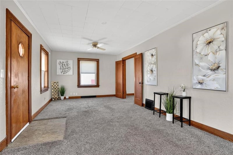 901 NE 83rd St, Kansas City, MO 64118