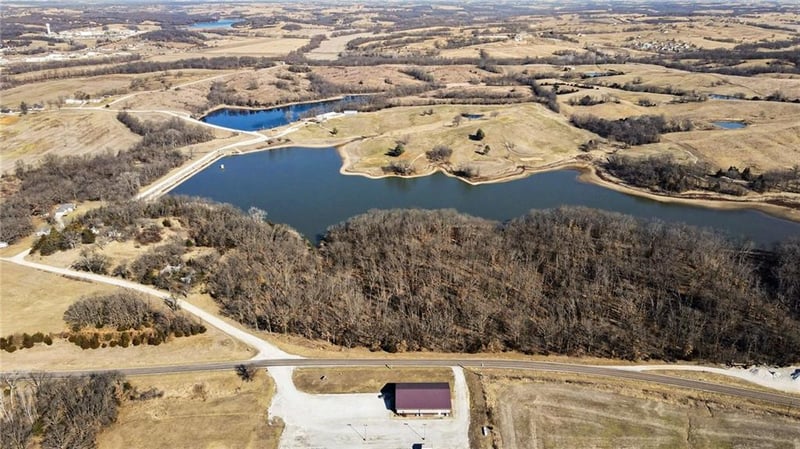 53930 3rd St, Milan, MO 63556