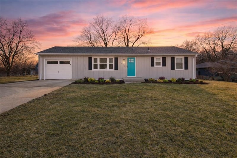 3841 96th St, Kansas City, MO 64137