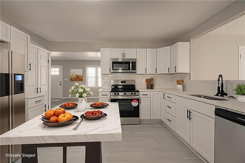 3841 96th St, Kansas City, MO 64137