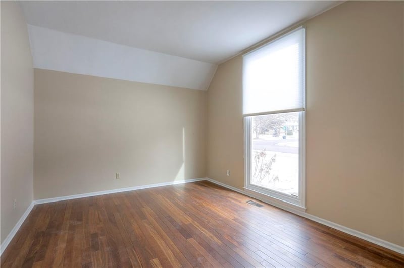 10504 Bond St, Overland Park, KS 66214