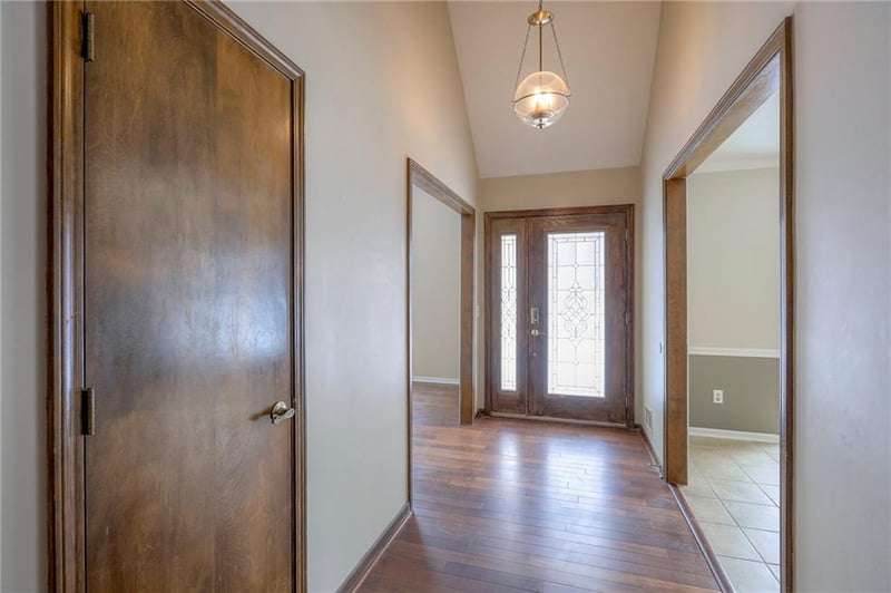 10504 Bond St, Overland Park, KS 66214