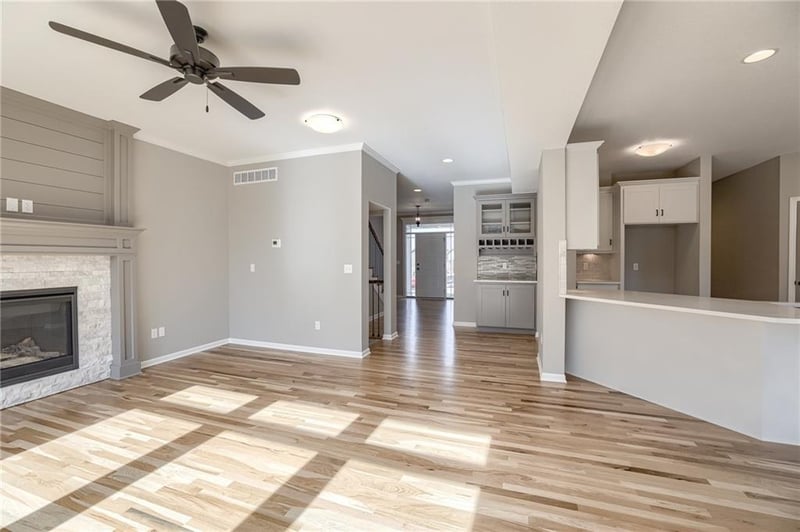 7485 Utica Ave, Parkville, MO 64152