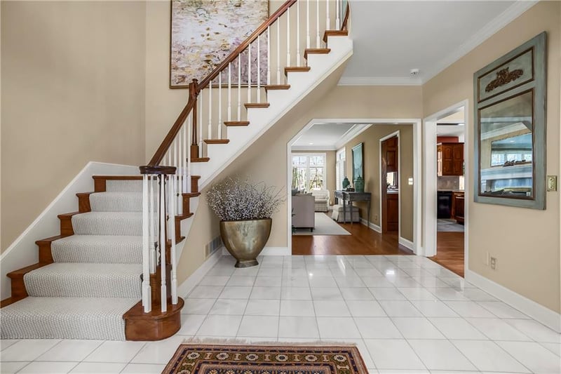 2640 W 118th Ter, Leawood, KS 66211
