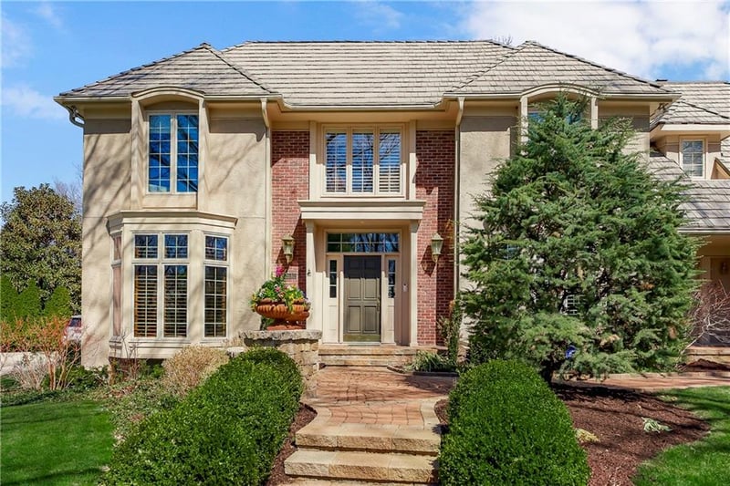 2640 W 118th Ter, Leawood, KS 66211