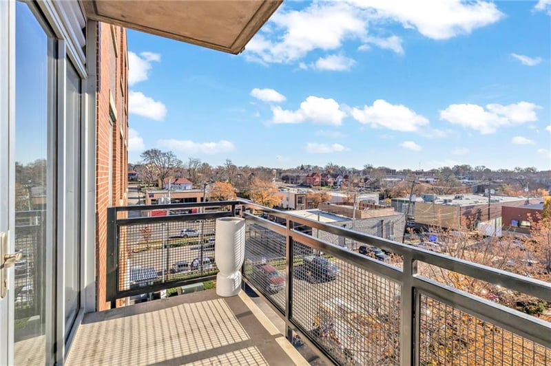 4141 Pennsylvania Ave #304, Kansas City, MO 64111