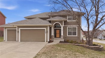 11104 Augusta Dr, Kansas City, KS 66109