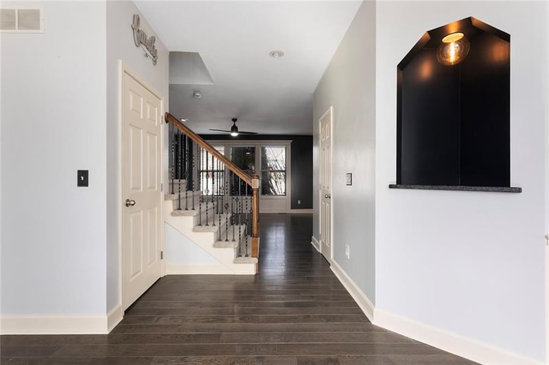 1804 Sioux Ct, Independence, MO 64057