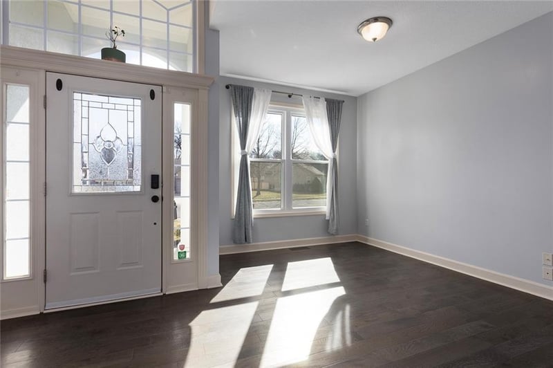 1804 Sioux Ct, Independence, MO 64057