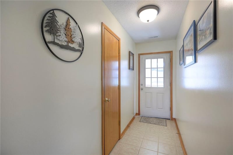 702 Twilight Ct, Raymore, MO 64083