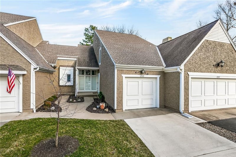 12545 Broadmoor St, Overland Park, KS 66209