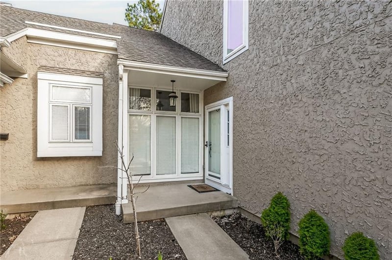 12545 Broadmoor St, Overland Park, KS 66209