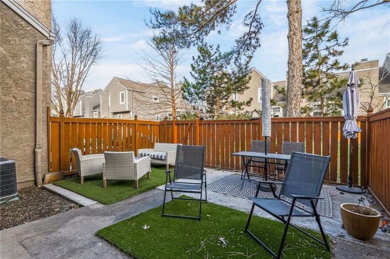 12545 Broadmoor St, Overland Park, KS 66209