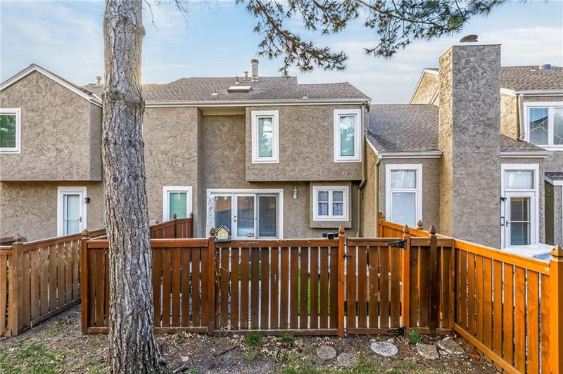 12545 Broadmoor St, Overland Park, KS 66209