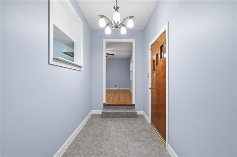 6717 79th St, Overland Park, KS 66204