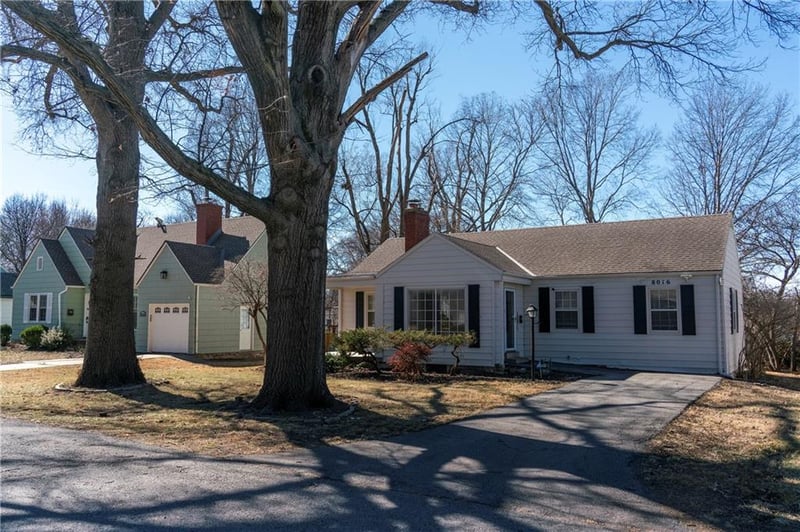 8016 Pennsylvania St, Kansas City, MO 64114