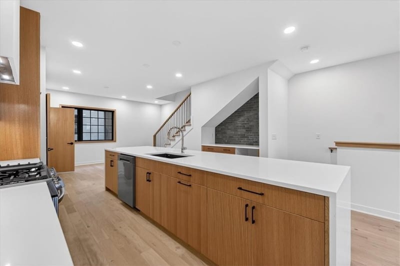 521 19th St, Kansas City, MO 64108