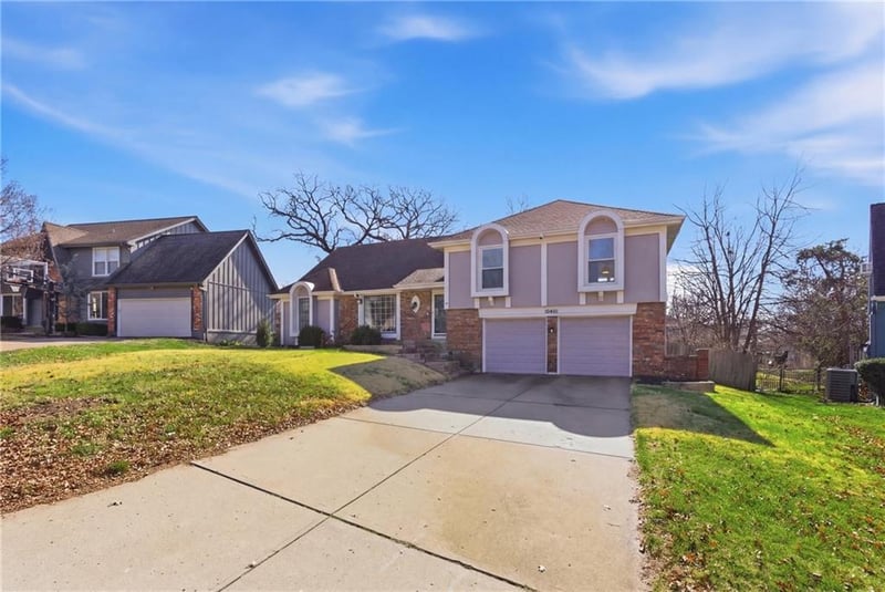 10401 Westgate St, Overland Park, KS 66215