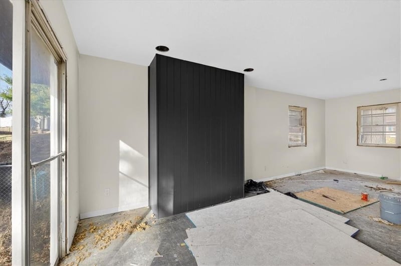 8019 Oakland Ave, Kansas City, KS 66112