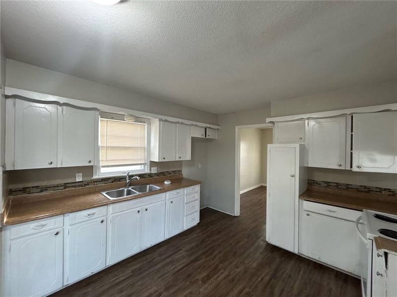 8919 Stark Ave, Kansas City, MO 64138