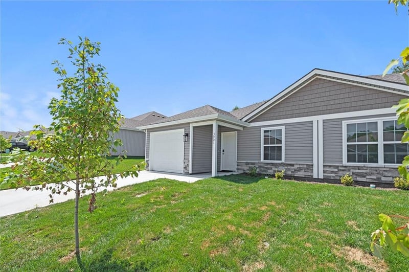 9310 Lenox Ave, Kansas City, MO 64154