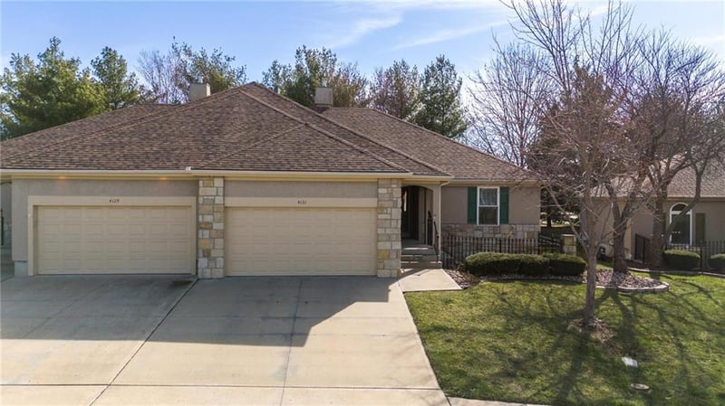 4131 Homestead Dr, Lee's Summit, MO 64082