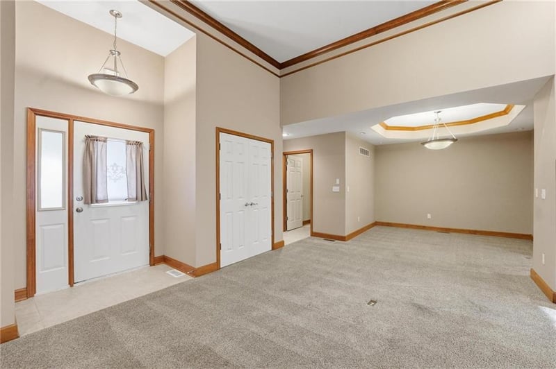 4131 Homestead Dr, Lee's Summit, MO 64082