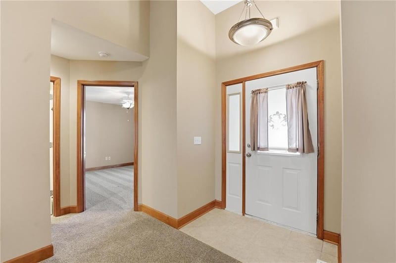 4131 Homestead Dr, Lee's Summit, MO 64082