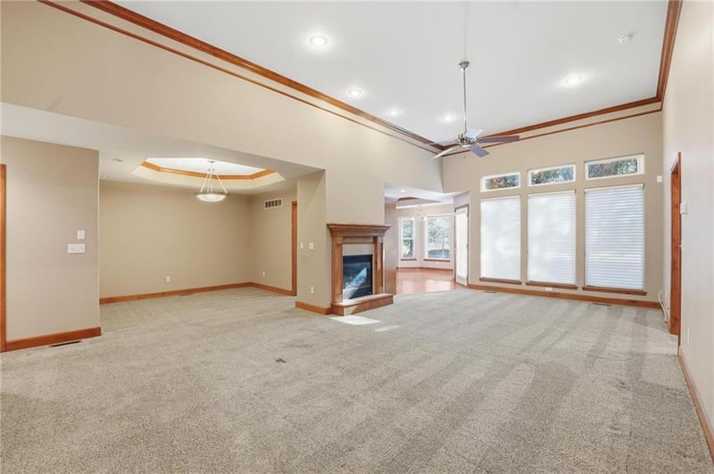 4131 Homestead Dr, Lee's Summit, MO 64082