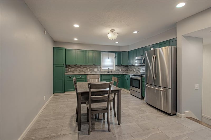 7909 Pennsylvania Ave, Kansas City, MO 64118