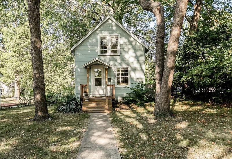 7540 Locust St, Kansas City, MO 64131