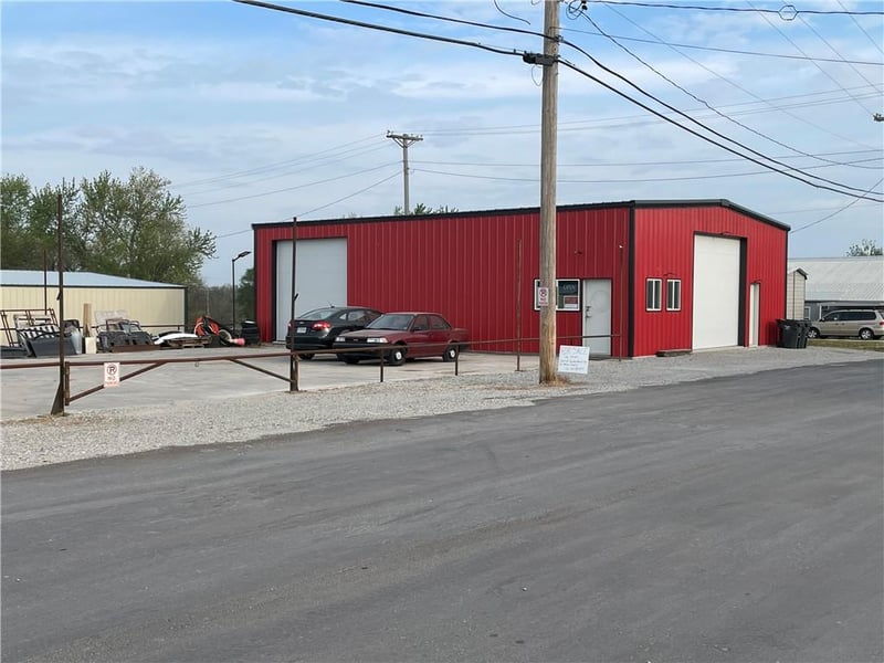 101 Main St, Drexel, MO 64742