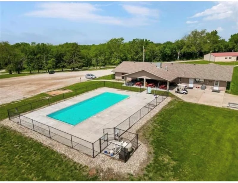 25 Quail Meadow Dr, Mound City, KS 66056