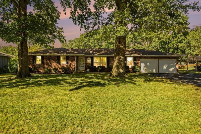 2616 86th St, Kansas City, MO 64154