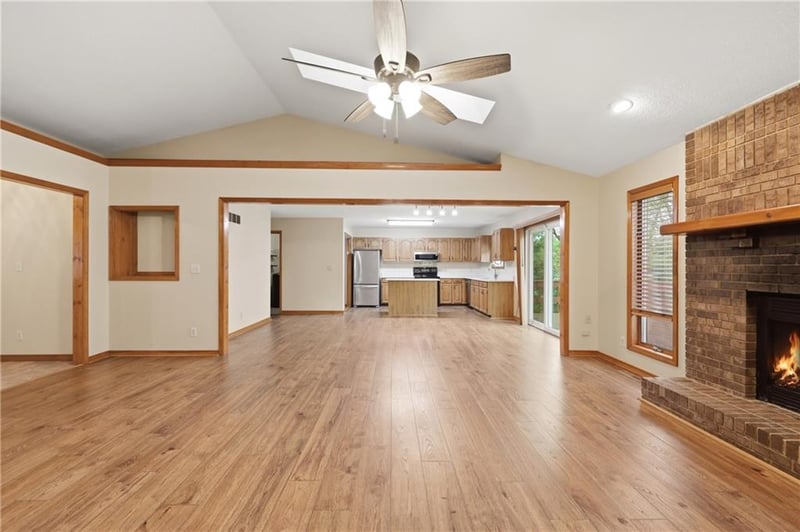 1475 Grandview Dr, Warrensburg, MO 64093