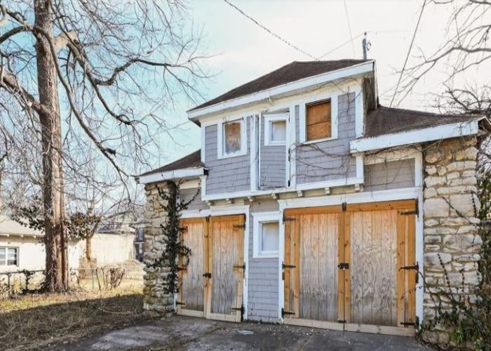 2619 Victor St, Kansas City, MO 64128