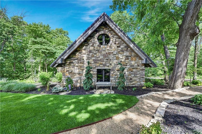 16900 Highland Ridge Dr, Loch Lloyd, MO 64012