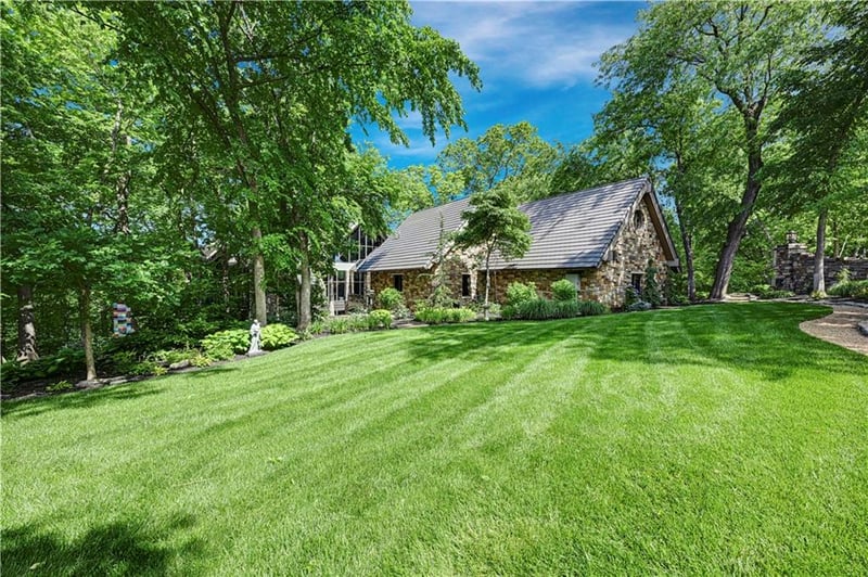 16900 Highland Ridge Dr, Loch Lloyd, MO 64012