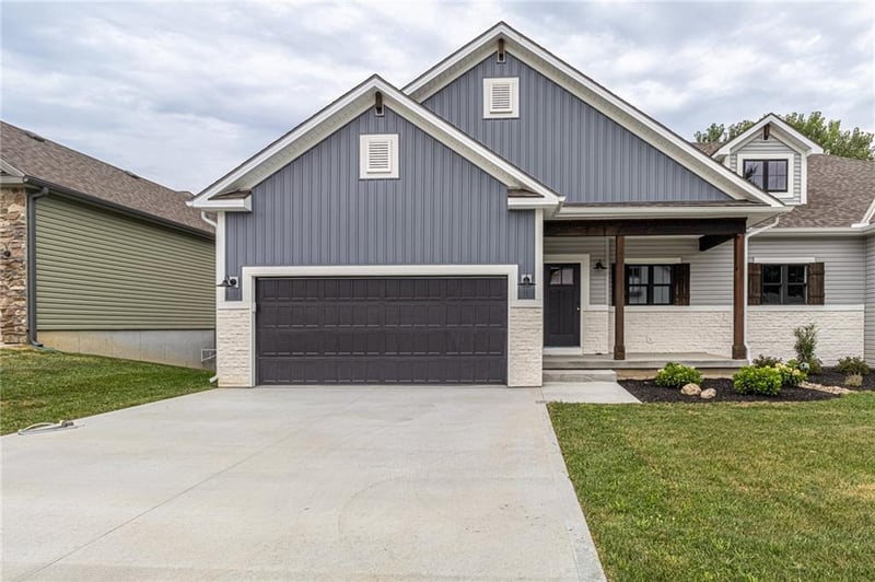 3107 Carlisle Ct, St Joseph, MO 64506